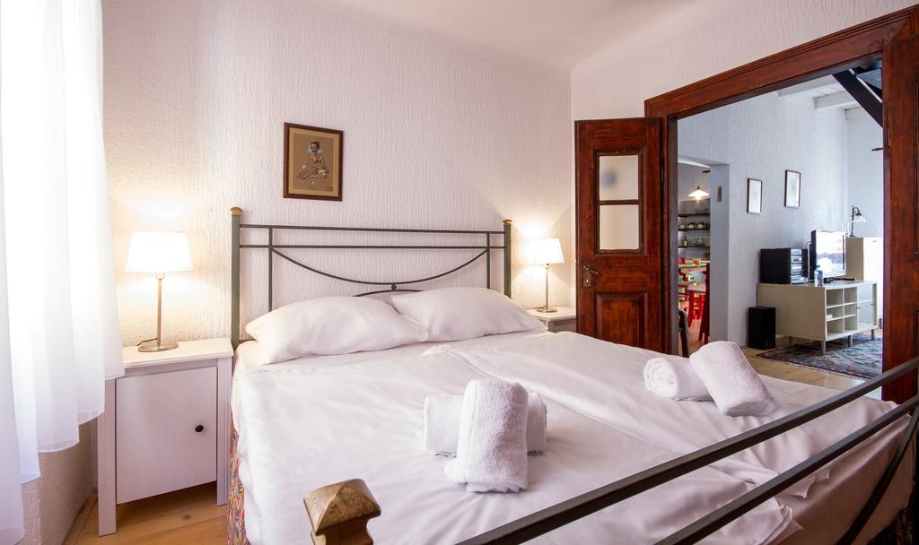 Apartment Vintage By Locap Group Πιράν Εξωτερικό φωτογραφία